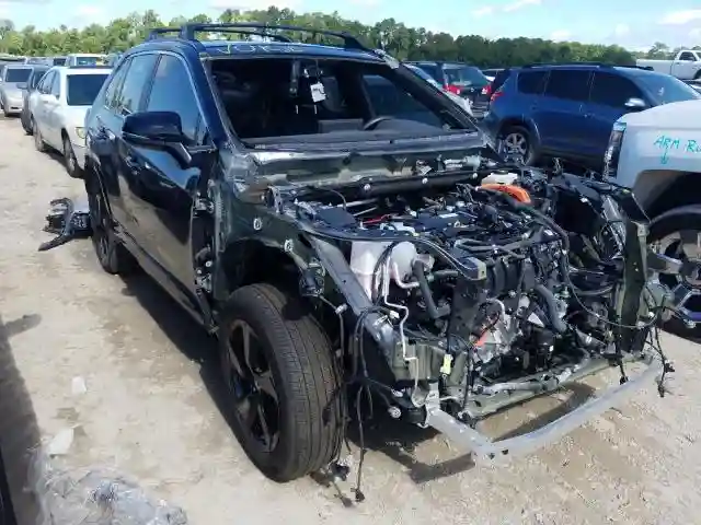 2T3EWRFV1KW042235 2019 TOYOTA RAV4 XSE-0