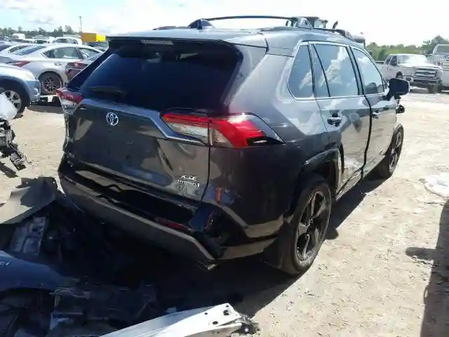 2T3EWRFV1KW042235 2019 TOYOTA RAV4 XSE-3
