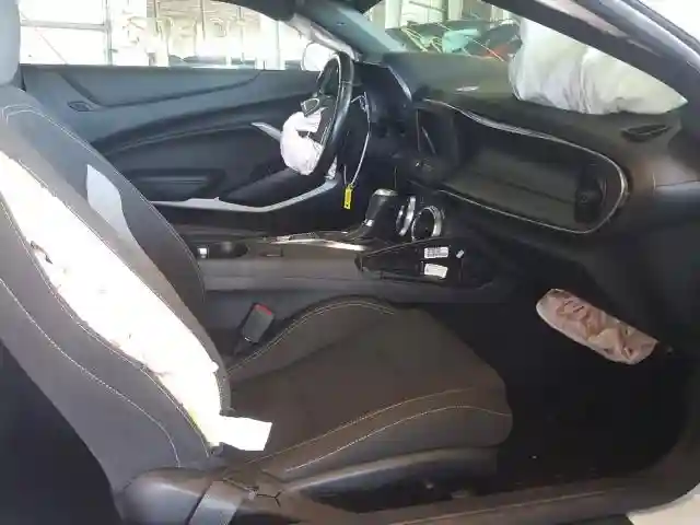 1G1FB1RS0K0136784 2019 CHEVROLET CAMARO LS-4