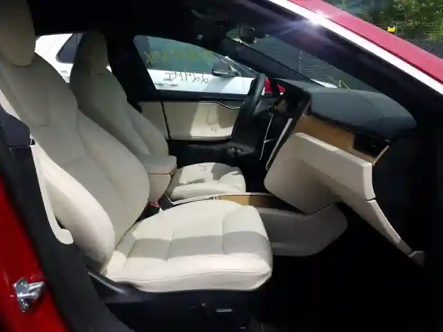 5YJSA1E20LF396300 2020 TESLA MODEL S-4