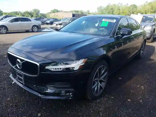 LVY992MK7JP039514 2018 VOLVO S90 T6 MOMENTUM-1