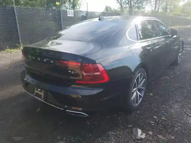 LVY992MK7JP039514 2018 VOLVO S90 T6 MOMENTUM-3