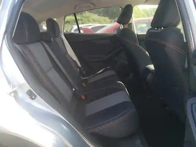 JF2GTADC8JH301409 2018 SUBARU CROSSTREK PREMIUM-5