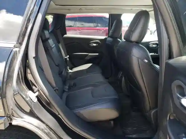 1C4PJMJN0KD275389 2019 JEEP CHEROKEE OVERLAND-5