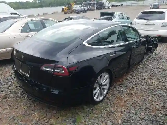 5YJ3E1EA4JF154459 2018 TESLA MODEL 3-3