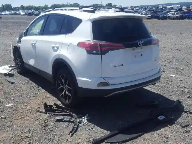 JTMJFREV9JJ259982 2018 TOYOTA RAV4 SE-2