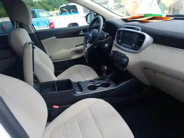5XYPG4A55HG305026 2017 KIA SORENTO LX-4