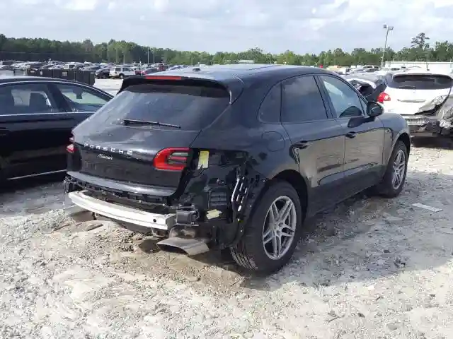WP1AA2A51HLB83280 2017 PORSCHE MACAN-3
