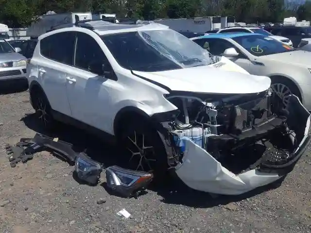 JTMJFREV9JJ259982 2018 TOYOTA RAV4 SE-0