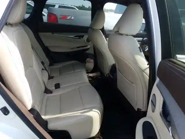 3PCAJ5M11KF120976 2019 INFINITI QX50 ESSENTIAL-5