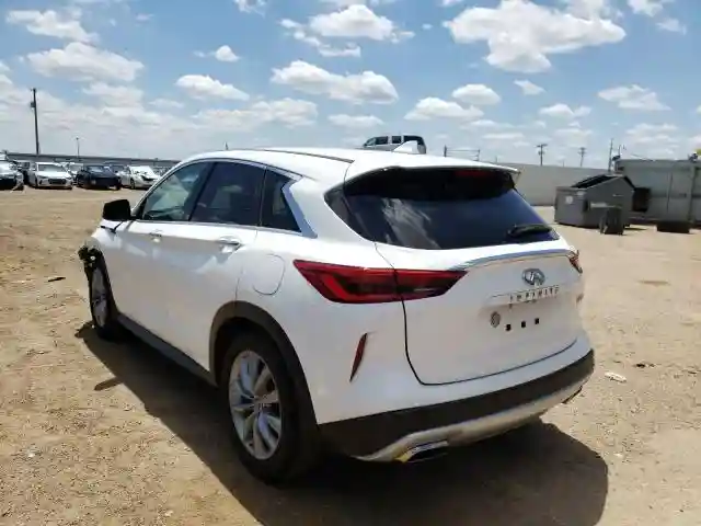 3PCAJ5M11KF139690 2019 INFINITI QX50 ESSENTIAL-2
