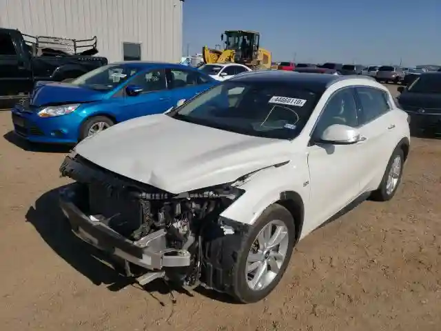 SJKCH5CP7HA031969 2017 INFINITI QX30 BASE-1