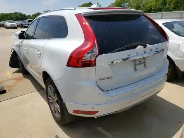 YV440MDU2H2015750 2017 VOLVO XC60 T5 INSCRIPTION-2