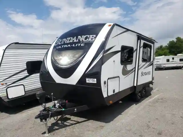 5SFSB2228KE401845 2019 HEART LAND SUNDANCE-2