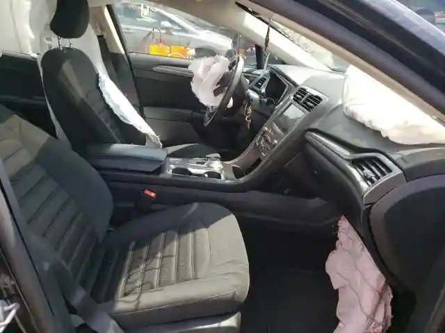 3FA6P0LU3KR121599 2019 FORD FUSION SE-4