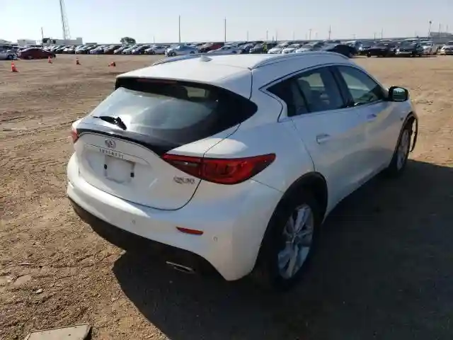 SJKCH5CP7HA031969 2017 INFINITI QX30 BASE-3