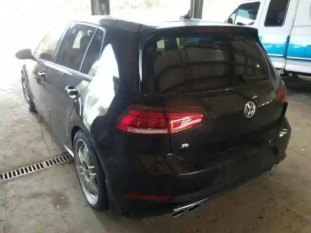 WVWWA7AU8KW135597 2019 VOLKSWAGEN GOLF R-2