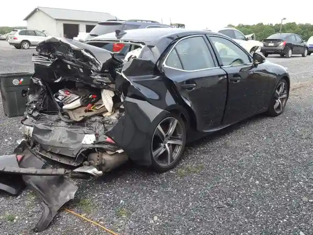 JTHC81D24J5033321 2018 LEXUS IS 300-3