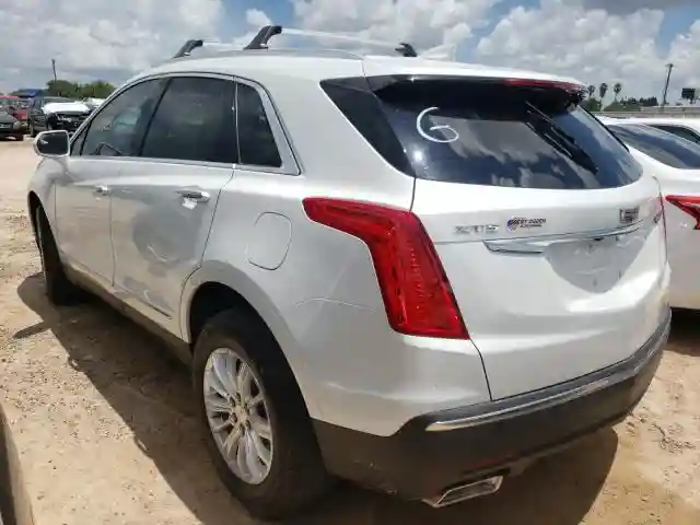 1GYKNARS2HZ301875 2017 CADILLAC XT5-2