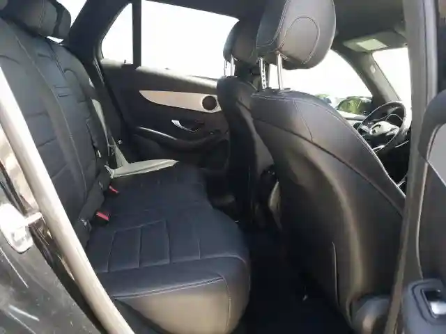 WDC0G4JB6HF140138 2017 MERCEDES-BENZ GLC 300-5