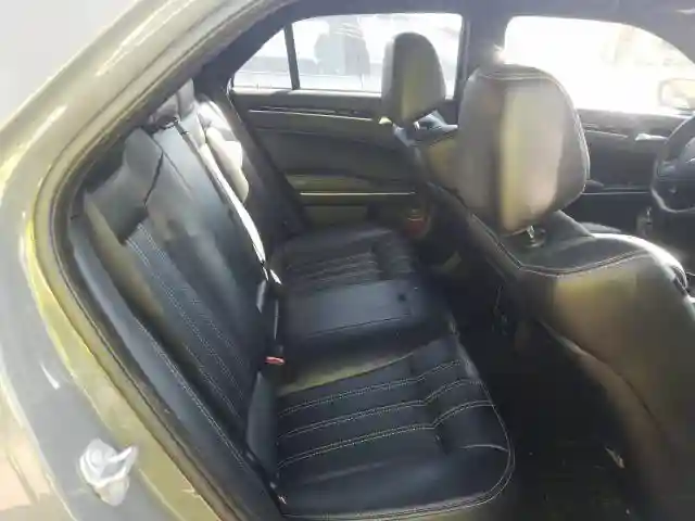 2C3CCABG8KH562543 2019 CHRYSLER 300 S-5