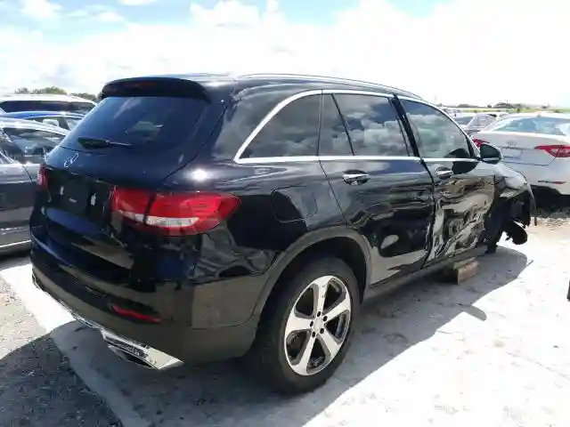WDC0G4JB6HF140138 2017 MERCEDES-BENZ GLC 300-3