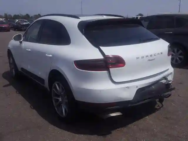 WP1AA2A52HLB08443 2017 PORSCHE MACAN-2