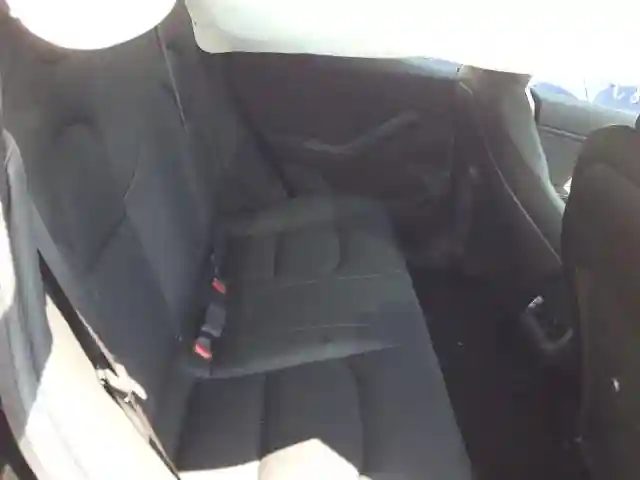 5YJ3E1EA9KF395502 2019 TESLA MODEL 3-5