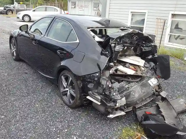JTHC81D24J5033321 2018 LEXUS IS 300-2