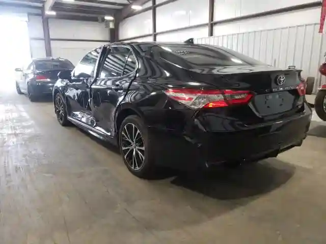 4T1G11AK3LU945194 2020 TOYOTA CAMRY SE-2