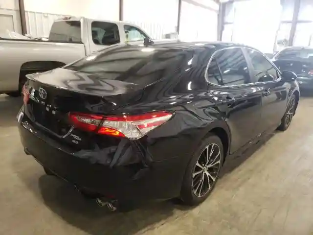 4T1G11AK3LU945194 2020 TOYOTA CAMRY SE-3