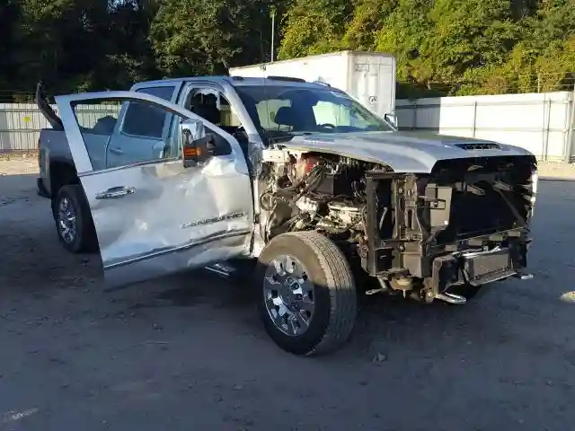 1GT12UEY7JF130960 2018 GMC SIERRA K2500 DENALI-0