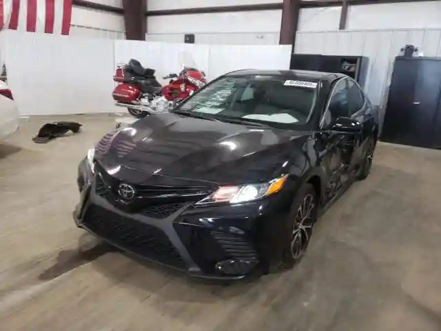 4T1G11AK3LU945194 2020 TOYOTA CAMRY SE-1