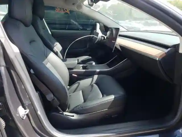 5YJ3E1EA3JF031090 2018 TESLA MODEL 3-4