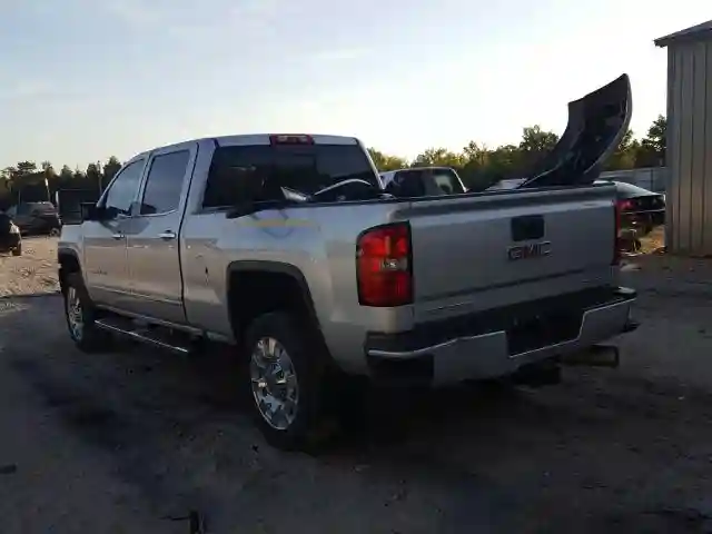 1GT12UEY7JF130960 2018 GMC SIERRA K2500 DENALI-2