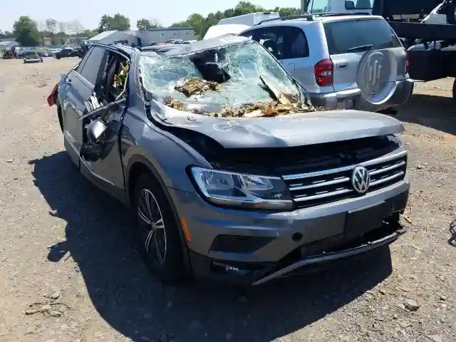 3VV2B7AX8KM047771 2019 VOLKSWAGEN TIGUAN SE-0