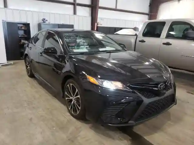 4T1G11AK3LU945194 2020 TOYOTA CAMRY SE-0