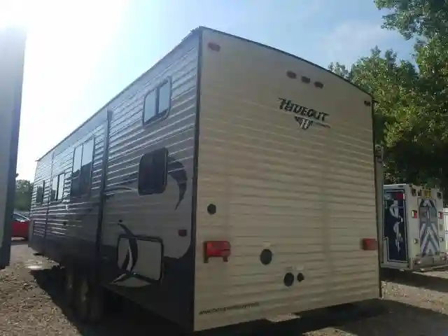 4YDT28R22J7246063 2018 KEYSTONE HIDE OUT-2