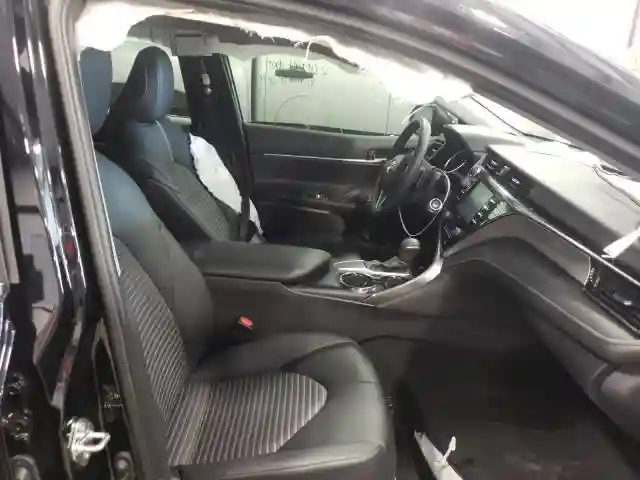 4T1G11AK3LU945194 2020 TOYOTA CAMRY SE-4