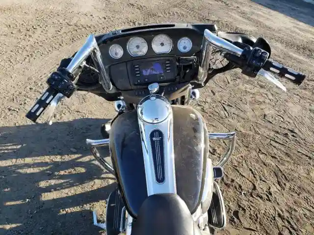 1HD1KBC31KB676169 2019 HARLEY-DAVIDSON FLHX-4