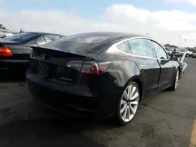 5YJ3E1EB2JF151388 2018 TESLA MODEL 3-3