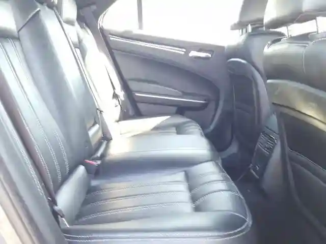 2C3CCABG5KH633987 2019 CHRYSLER 300 S-5