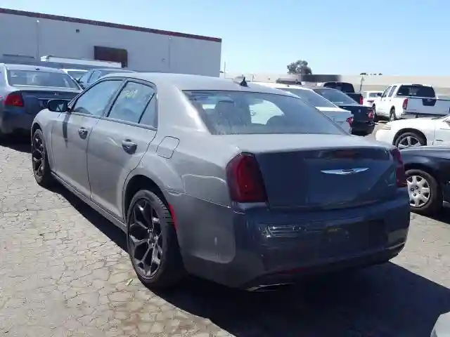 2C3CCABG5KH633987 2019 CHRYSLER 300 S-2