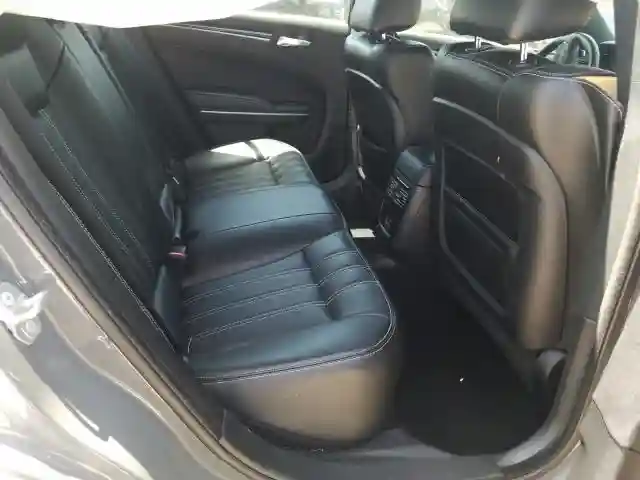 2C3CCABG5KH516460 2019 CHRYSLER 300 S-5