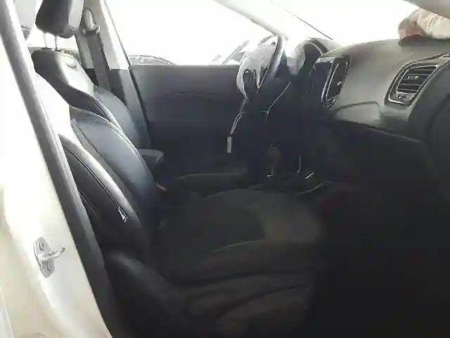 3C4NJCBB2LT147575 2020 JEEP COMPASS LATITUDE-4