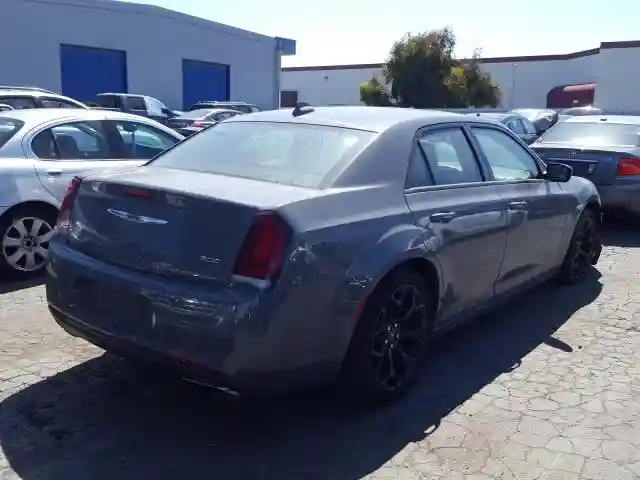 2C3CCABG5KH633987 2019 CHRYSLER 300 S-3