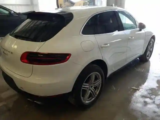 WP1AB2A56JLB33333 2018 PORSCHE MACAN S-3