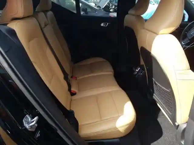 YV4162XZ6K2007218 2019 VOLVO XC40 T5 MOMENTUM-5