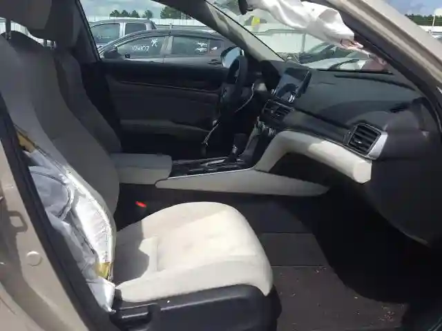 1HGCV1F17JA042716 2018 HONDA ACCORD LX-4