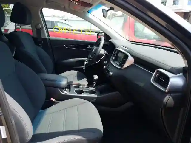 5XYPGDA54KG493304 2019 KIA SORENTO LX-4